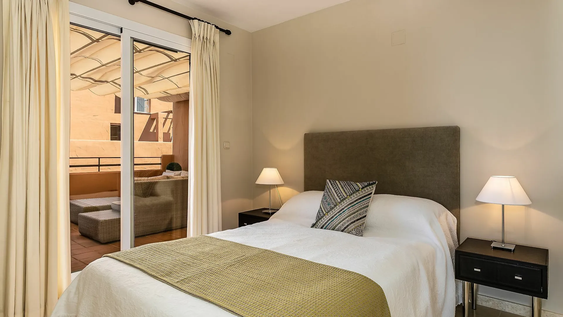 Elviria Marbella Luxury Penthouse Two Rooms Parking And Golf 公寓